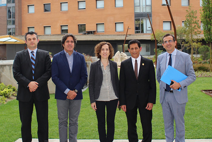 Fotografía de: El Cónsul de los Emiratos Árabes Unidos en Barcelona visita el CETT | CETT